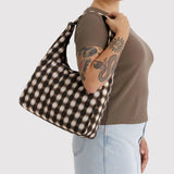 BAGGU - Schultertasche aus Nylon • Blurred Gingham Brown - ROSA ECK