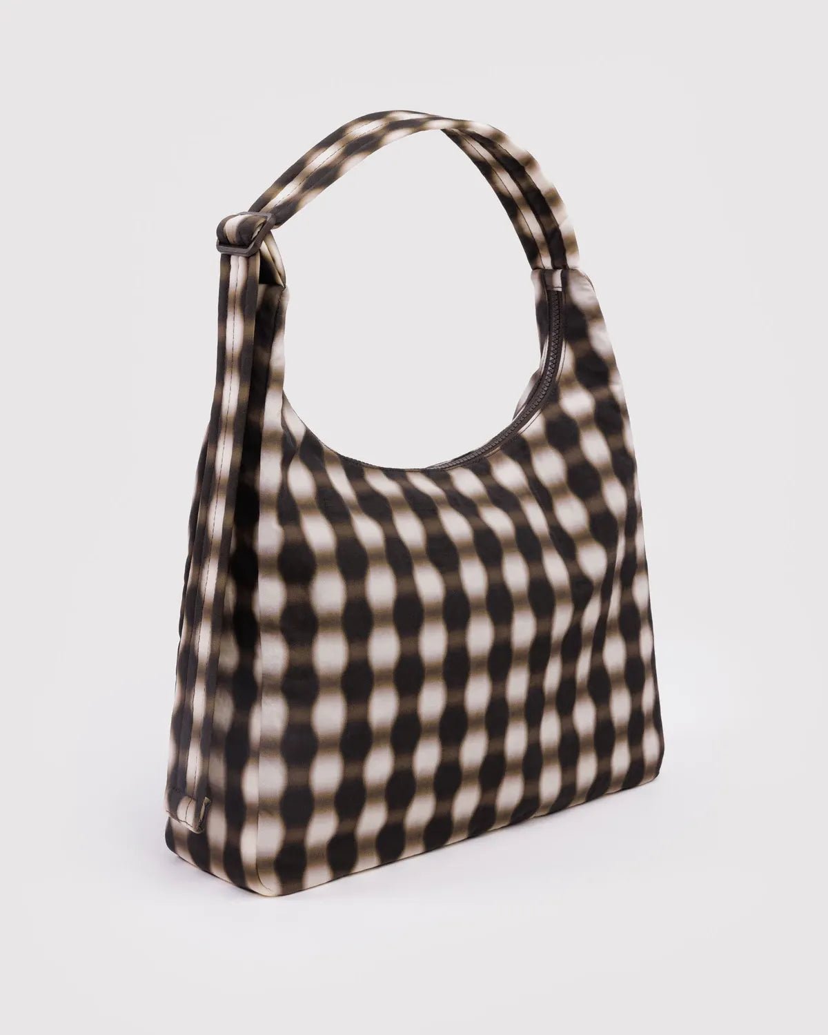 BAGGU - Schultertasche aus Nylon • Blurred Gingham Brown - ROSA ECK