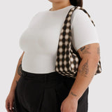 BAGGU - Small Nylon Meringue Bag Schultertasche • Blurred Gingham Brown - ROSA ECK