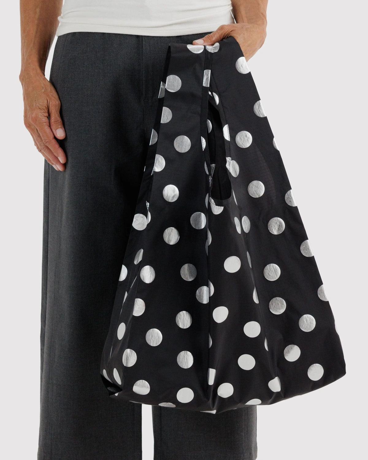 STANDARD BAGGU Einkaufstasche • Silver Metallic Polka Dot