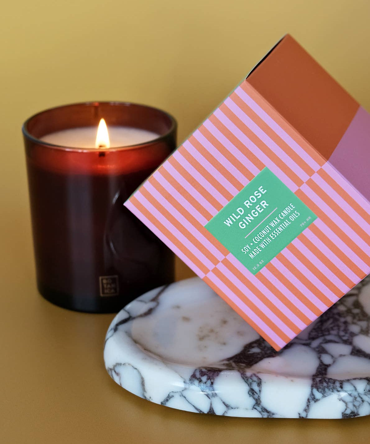 BOTANICA - ESSENTIALS Duftkerze • Wild Rose + Ginger - ROSA ECK
