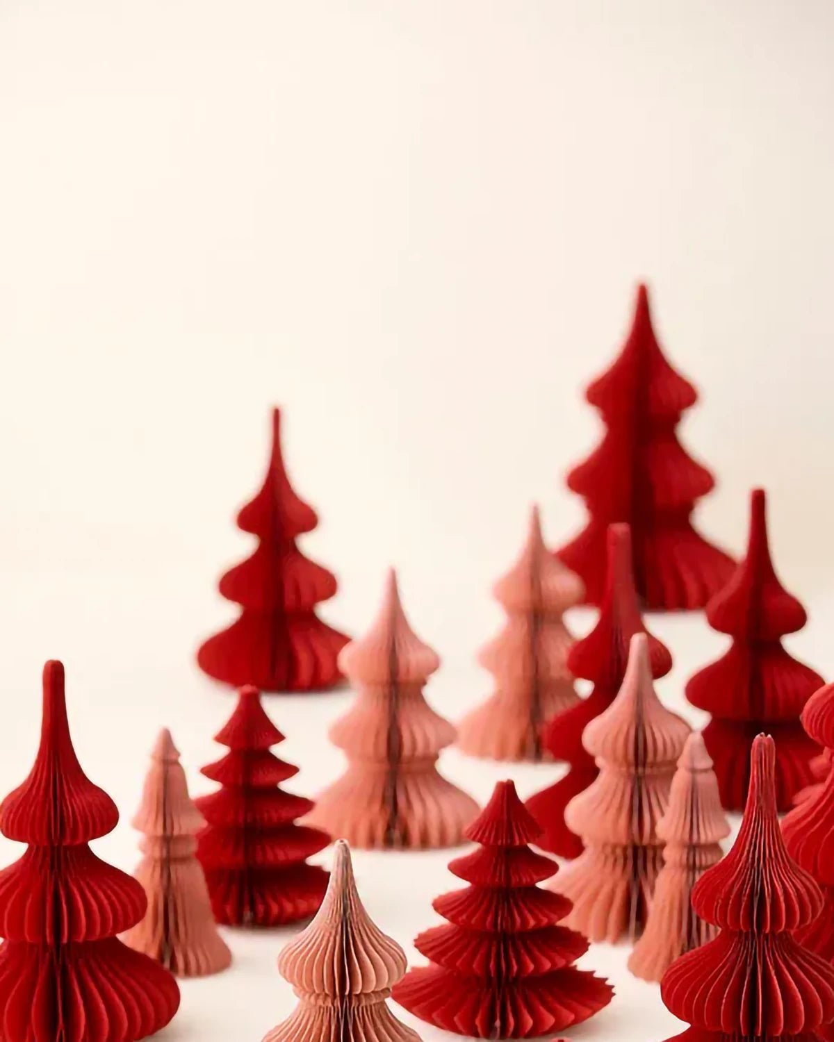 Bungalow - Honeycomb Baum • Pine Ruby (H 16 cm) - Dekoration - ROSA ECK