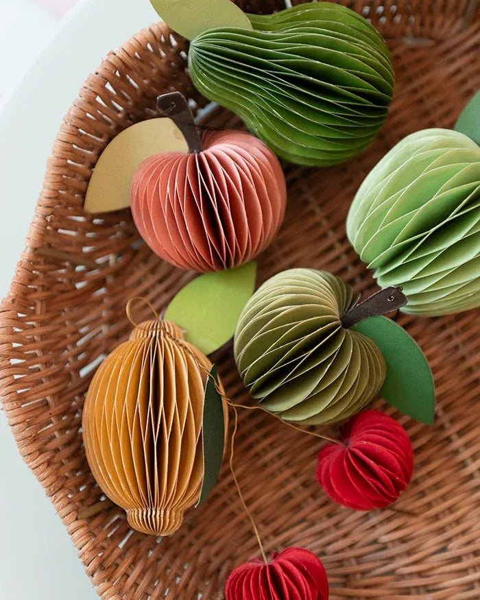 Bungalow - Papier - Ornament Apfel (2er - Set) • Ivy/Cerise - ROSA ECK