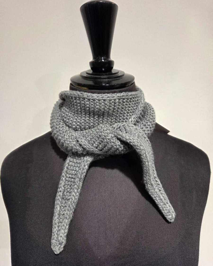 Calie Paris - Kleiner Strickschal • Dunkelgrau - Schal - ROSA ECK Concept Store