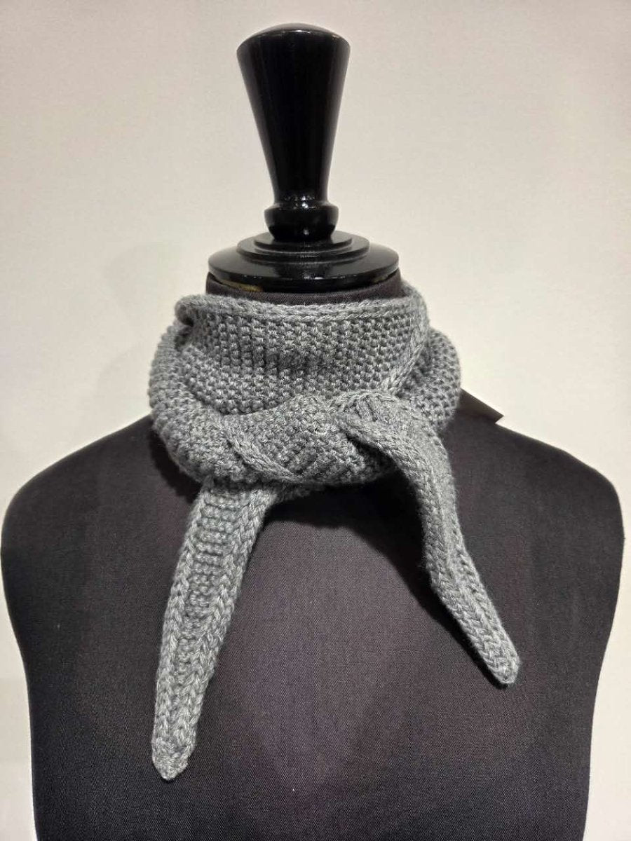 Calie Paris - Kleiner Strickschal • Dunkelgrau - Schal - ROSA ECK Concept Store
