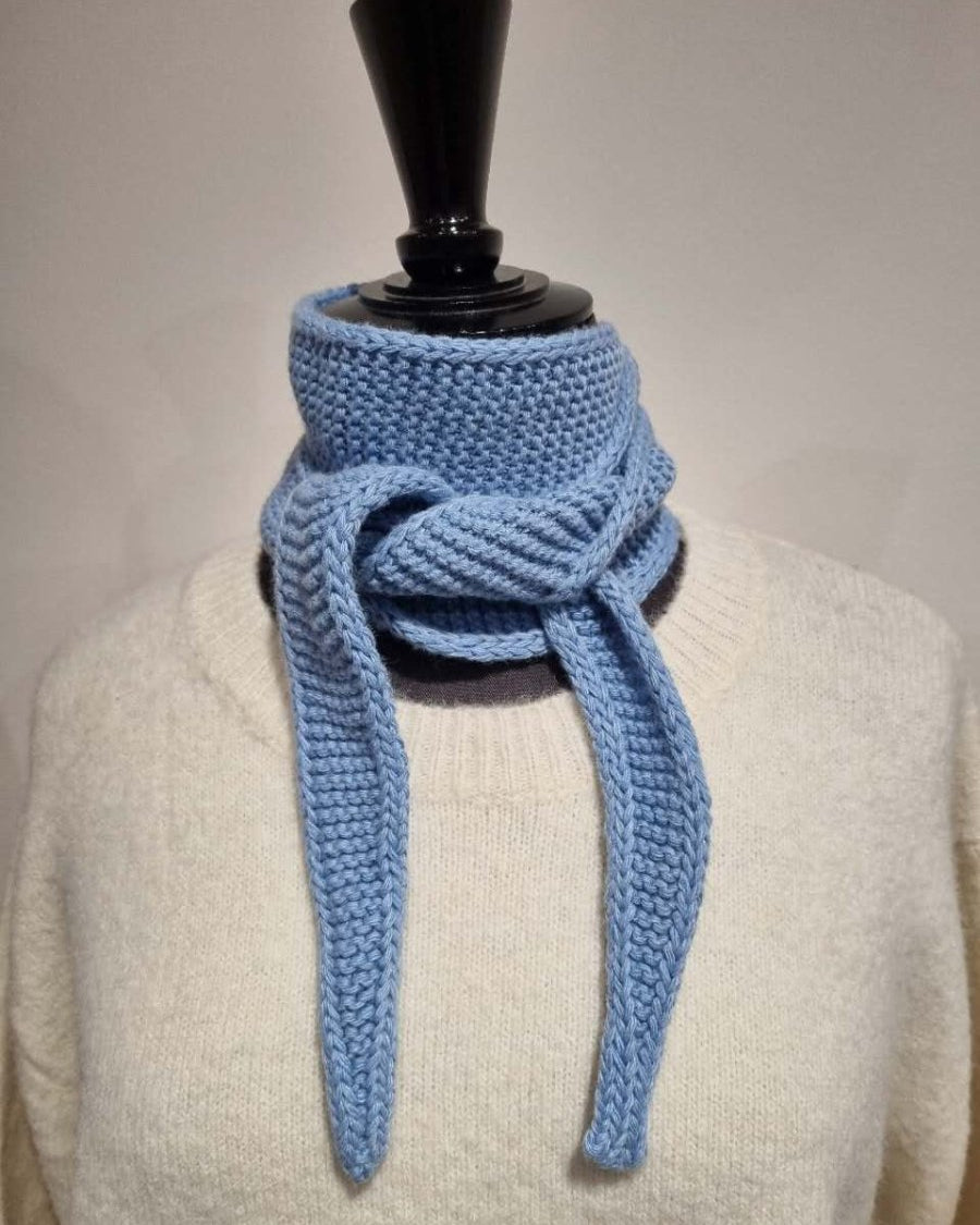Calie Paris - Kleiner Strickschal • Helles Blau - Schal - ROSA ECK Concept Store