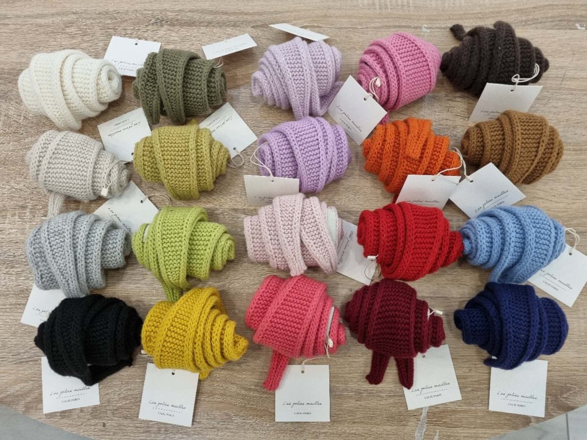 Calie Paris - Kleiner Strickschal • Helles Blau - Schal - ROSA ECK Concept Store