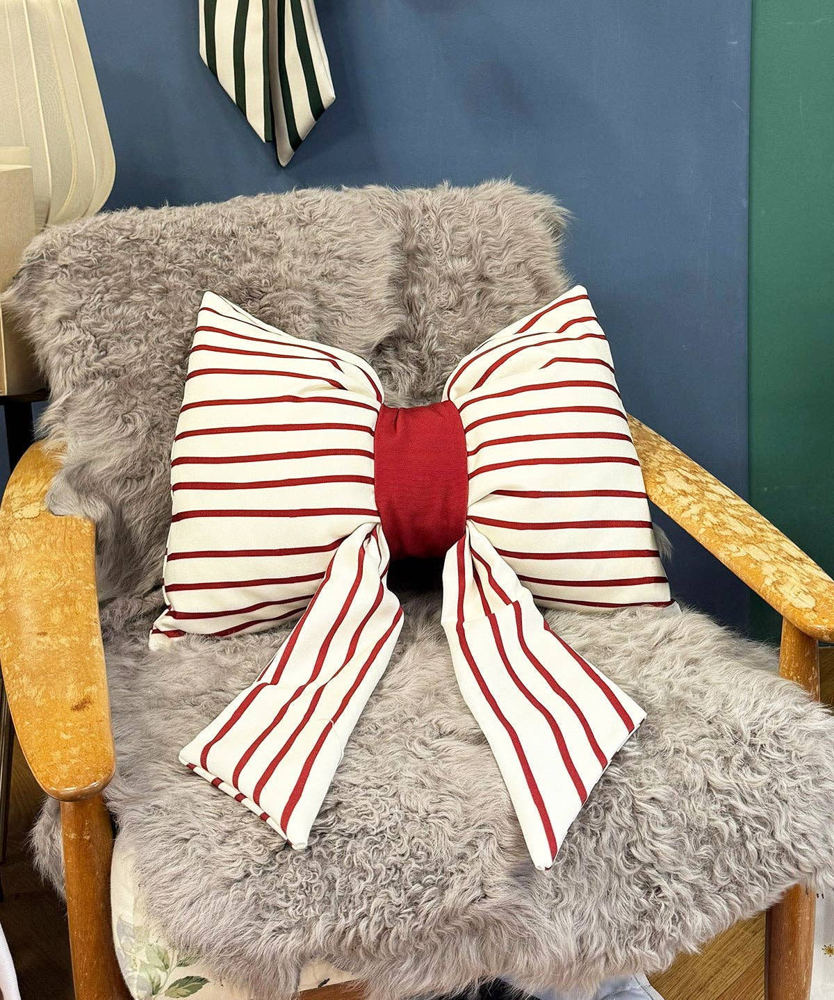 coopz - BIG BOW BERTHA Kissenbezug (40 x 60 cm) • Creme/Rot - ROSA ECK