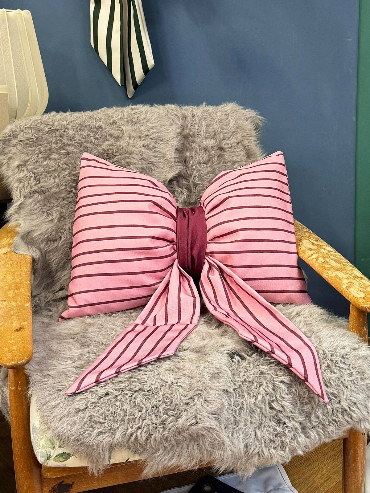 coopz - BIG BOW BERTHA Kissenbezug (40 x 60 cm) • Plum/Rosé - ROSA ECK