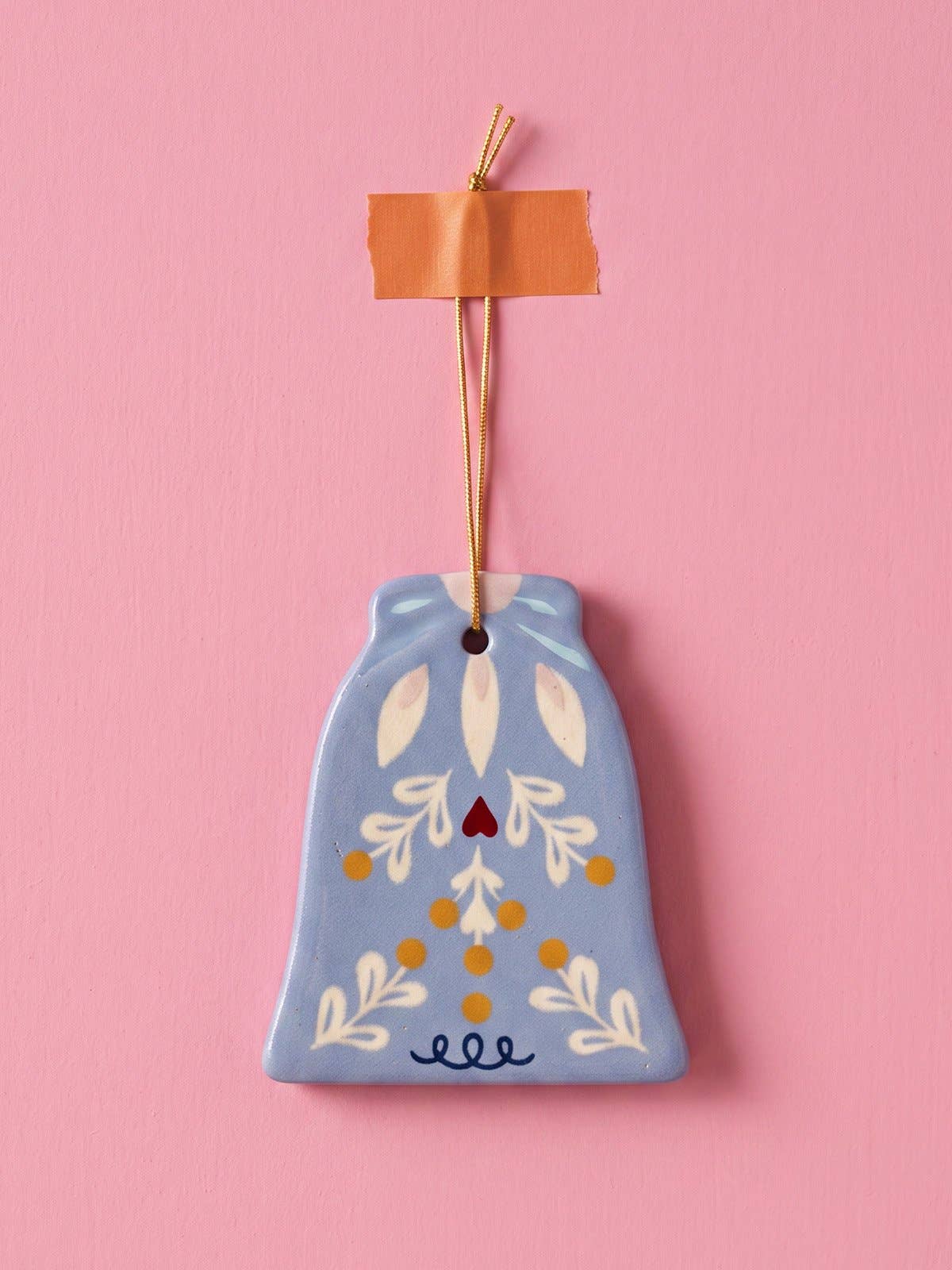 coopz - SCANDI Keramikanhänger • Glocke Hellblau - ROSA ECK