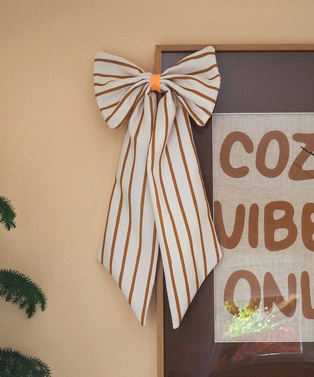 coopz - Weihnachtsschleife zum Aufhängen • Streifen Creme/Braun - Dekoration - ROSA ECK