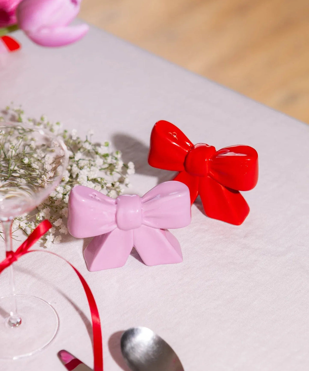 DOIY - BOW Salz - und Pfefferstreuer (2er - Set) - Salz - & Pfefferstreuer - ROSA ECK