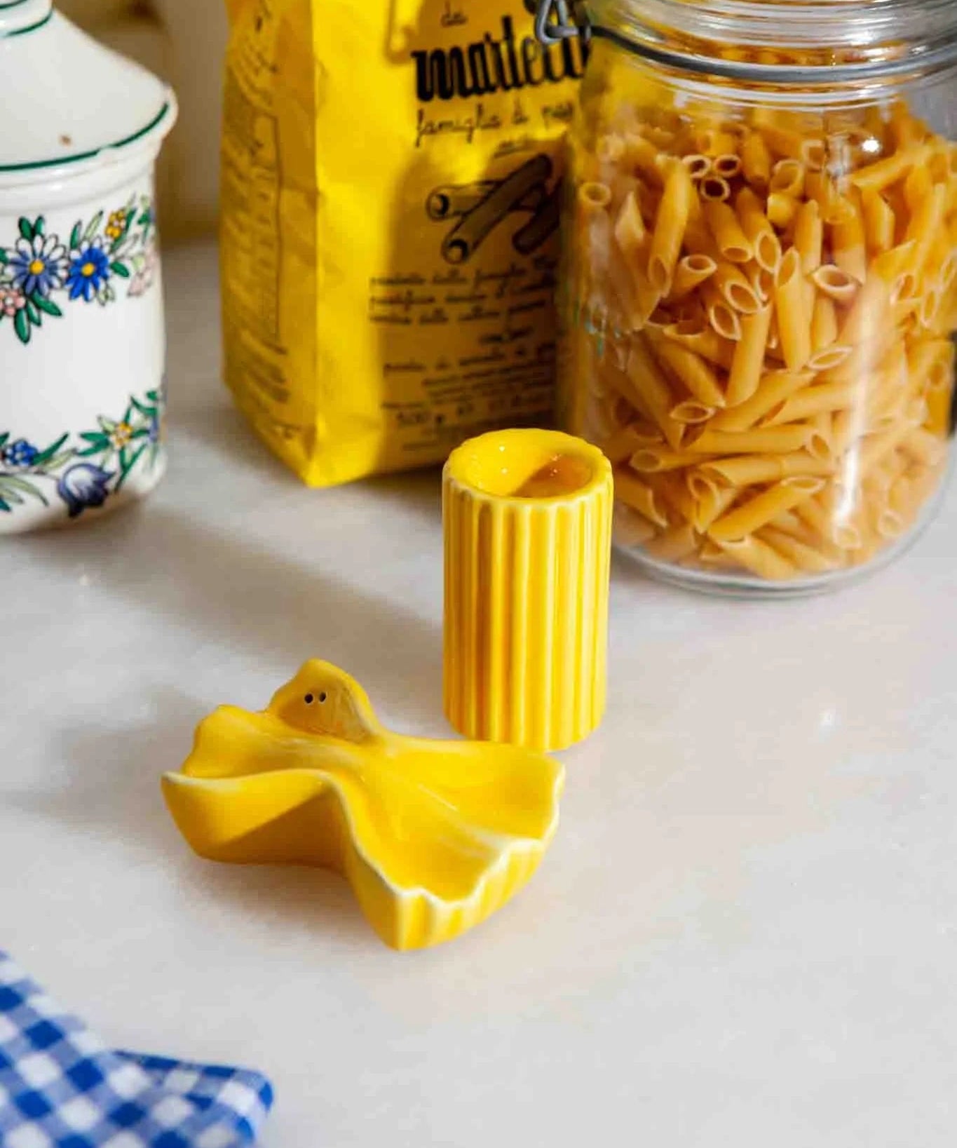 DOIY - DOLCE VITA Salz - und Pfefferstreuer (2er - Set) • Farfalle & Macaroni - ROSA ECK