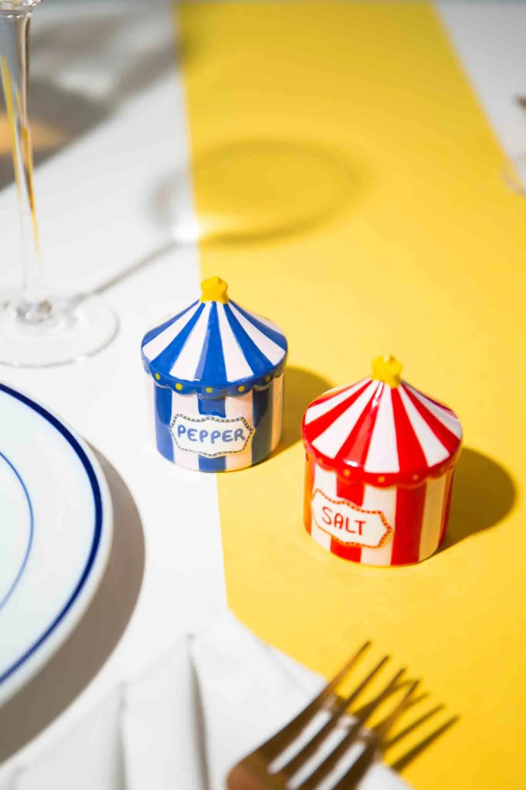 DOIY - FUNFAIR Salz - und Pfefferstreuer (2er - Set) - Salz - & Pfefferstreuer - ROSA ECK