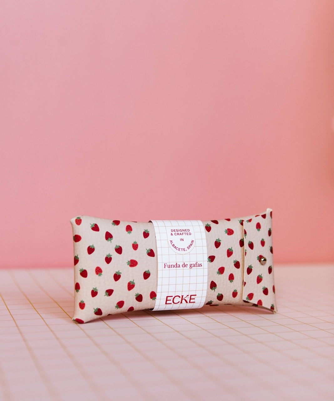 ECKE - FRESAS Brillen - Etui • Erdbeere - Nude - Brillen - Etui - ROSA ECK Concept Store