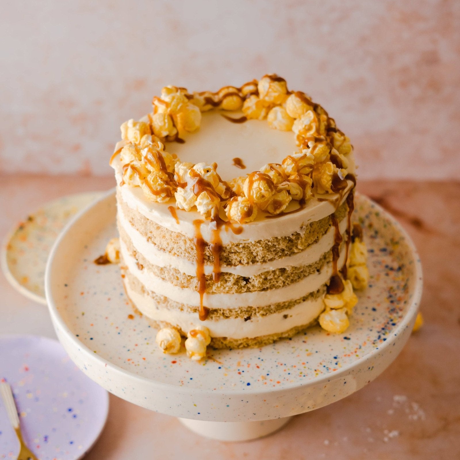 Egg Back Home - NEW PARTY Kuchenplatte • Weiß (neue Form) - ROSA ECK