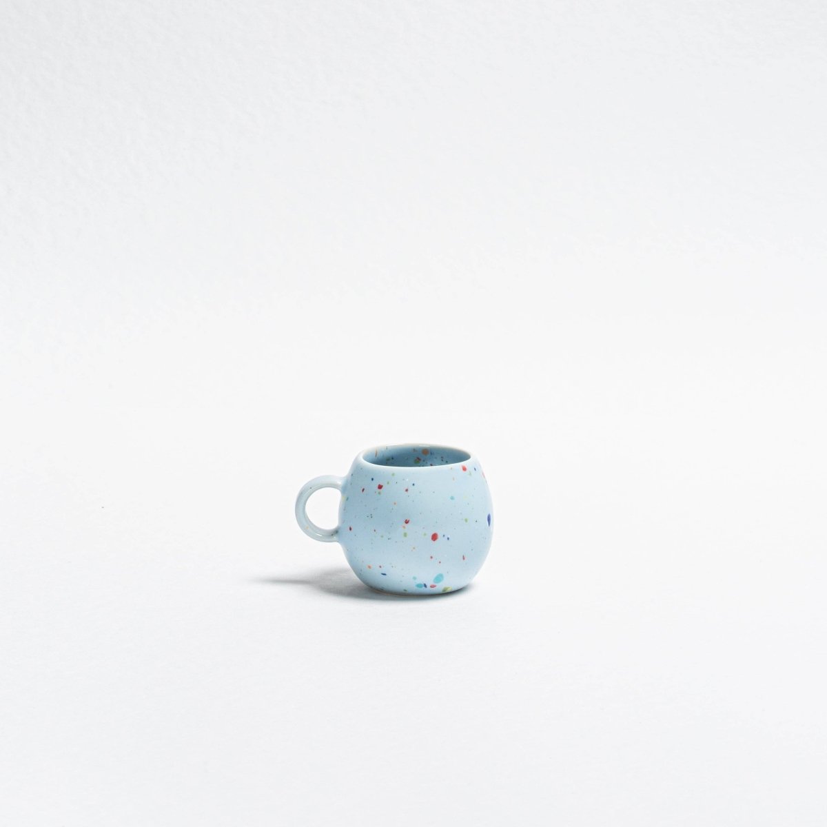 Egg Back Home - NEW PARTY Runde Espressotasse • Soft Blue - Kaffee - und Teetasse - ROSA ECK Concept Store