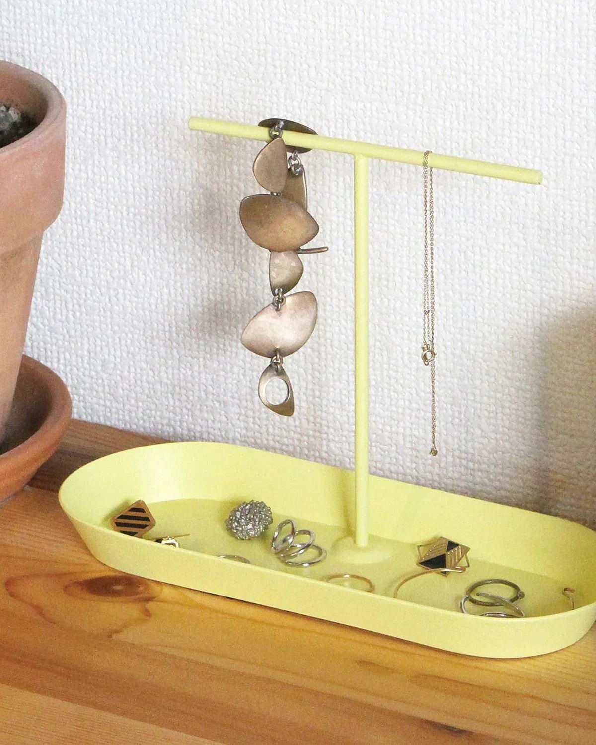 Hightide - Schmuckständer mit Ablageschale • Yellow - ROSA ECK
