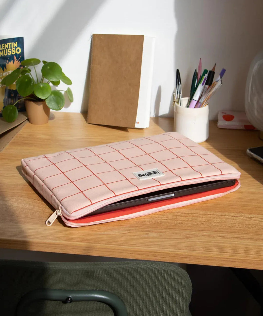 Hindbag - AVA S Laptophülle (13/14 Zoll) • Karo Rosé / Rot - Laptoptasche - ROSA ECK
