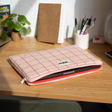 Hindbag - AVA S Laptophülle (13/14 Zoll) • Karo Rosé / Rot - Laptoptasche - ROSA ECK