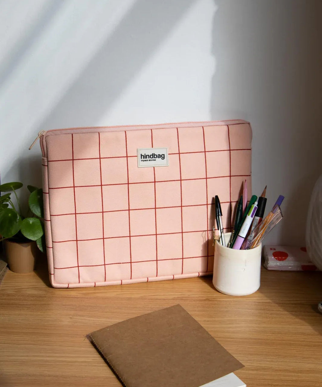 Hindbag - AVA S Laptophülle (13/14 Zoll) • Karo Rosé / Rot - Laptoptasche - ROSA ECK