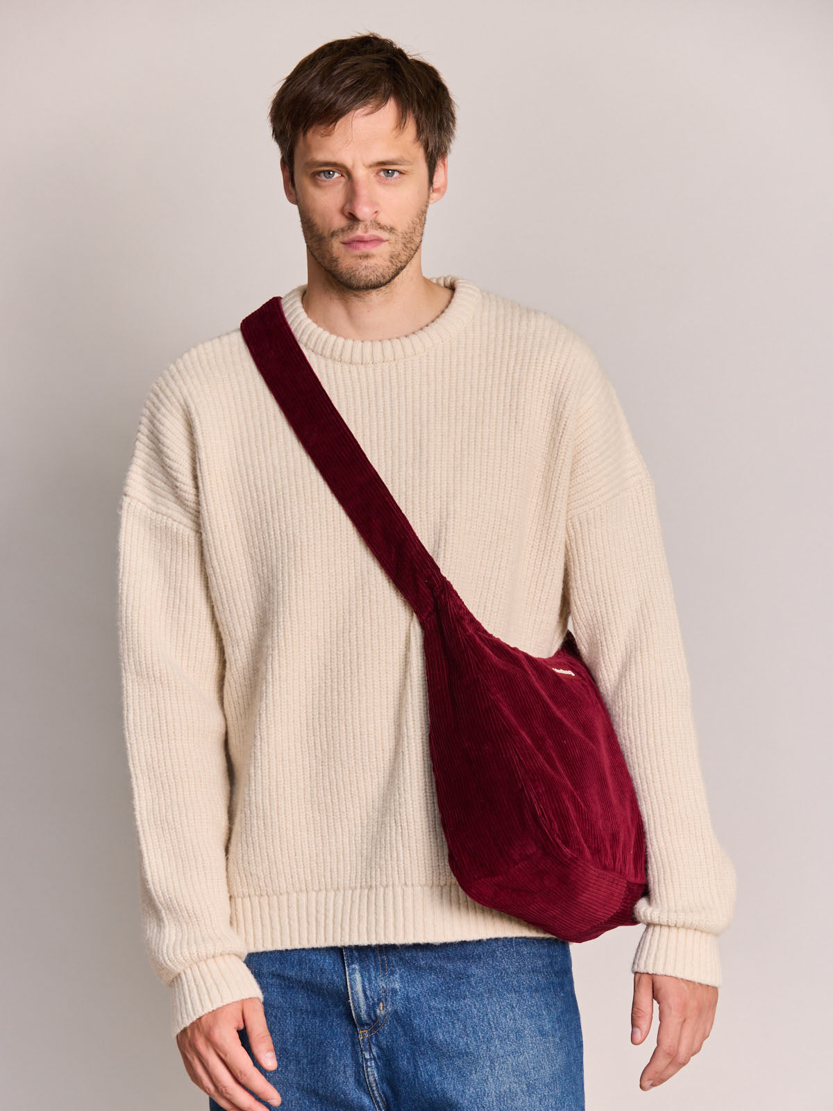 CLAIRE Hobo-Tasche • Cord Bordeauxrot