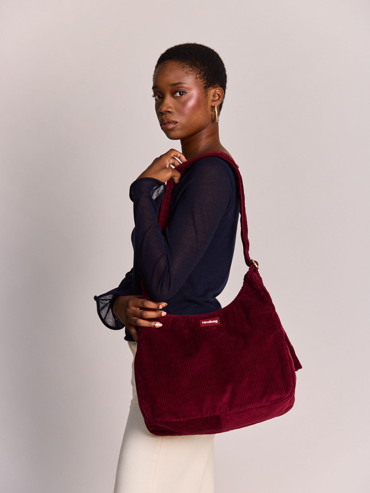CLAIRE Hobo-Tasche • Cord Bordeauxrot