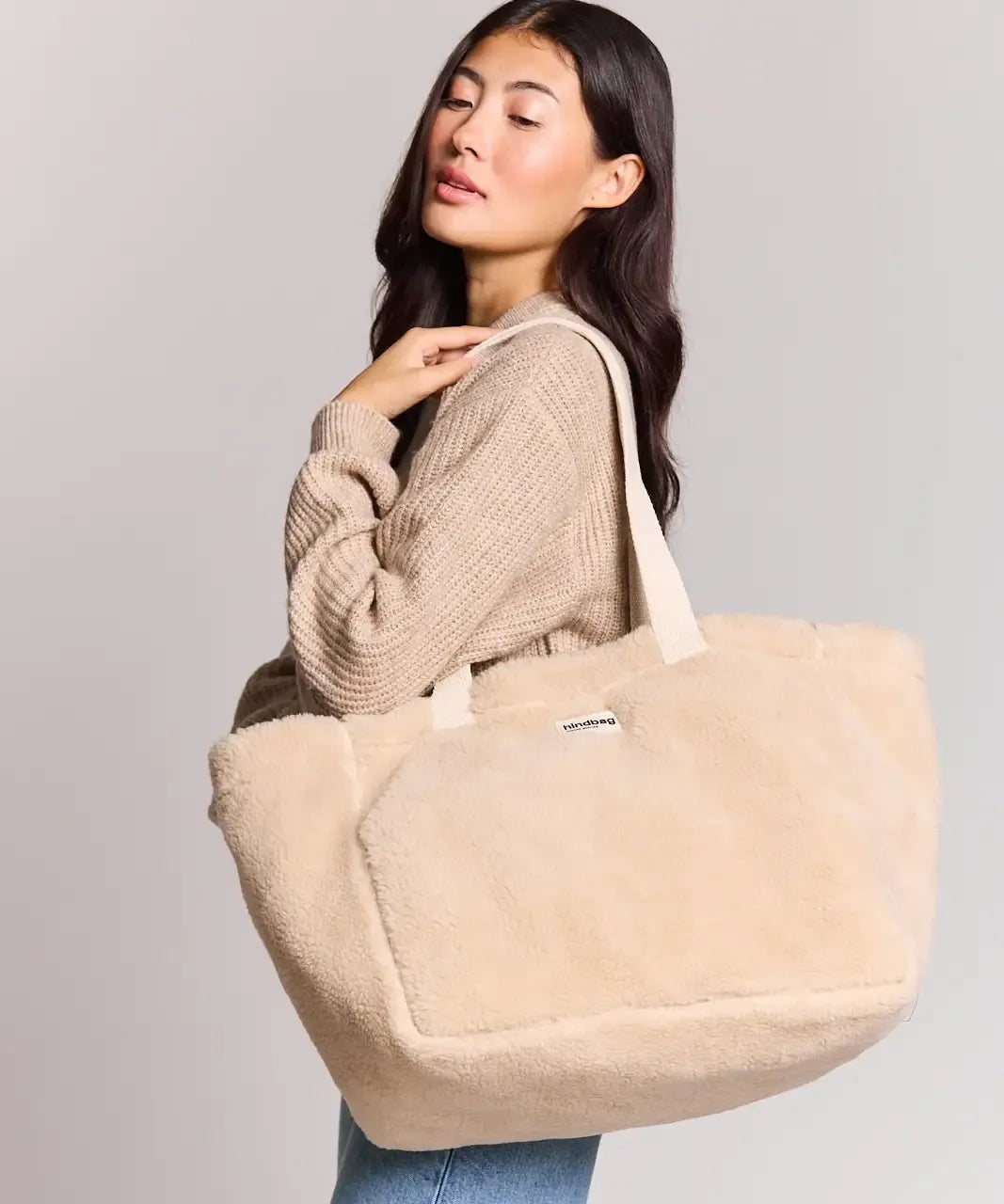 Hindbag - CLAUDE Einkaufstasche • Fourrure Teddy Beige - Tasche - ROSA ECK