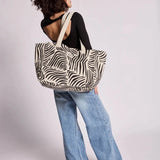Hindbag - CLAUDE Einkaufstasche • Zebra Naturweiß - Tasche - ROSA ECK