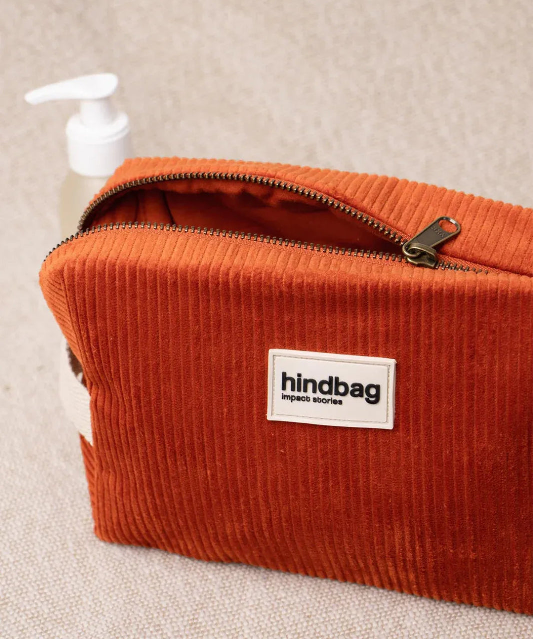 Hindbag - LÉON Kulturbeutel • Cord Ziegelrot - Kulturbeutel - ROSA ECK