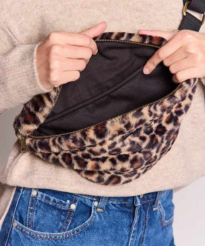Hindbag - OLIVIA Bauchtasche • Teddy Leopard - Bauchtasche - ROSA ECK