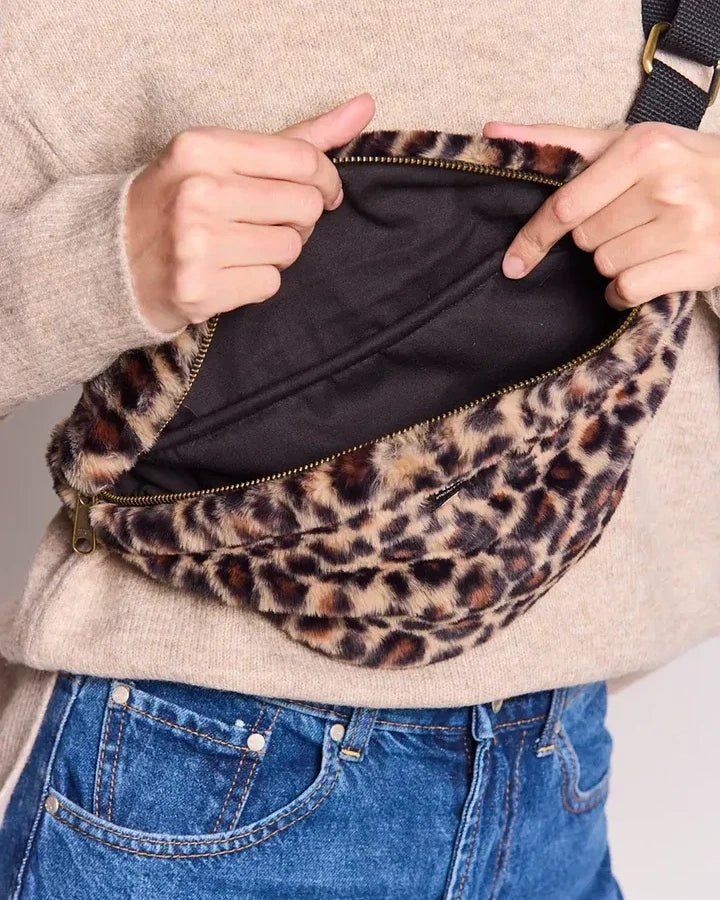 Hindbag - OLIVIA Bauchtasche • Teddy Leopard - Bauchtasche - ROSA ECK