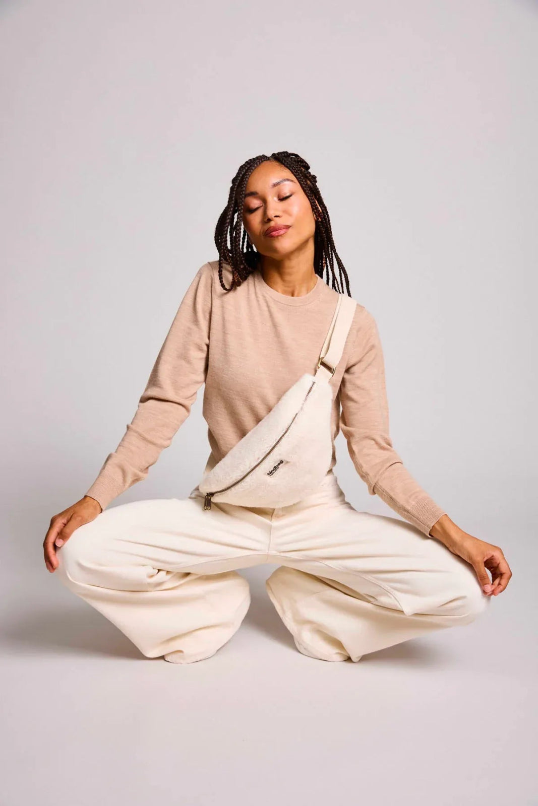 Hindbag - OLIVIA Bauchtasche • Teddy Weiß - Bauchtasche - ROSA ECK