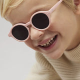 IZIPIZI - #d KIDS PLUS Kinder - Sonnenbrille | Pastel Pink - Sonnenbrille - ROSA ECK Concept Store