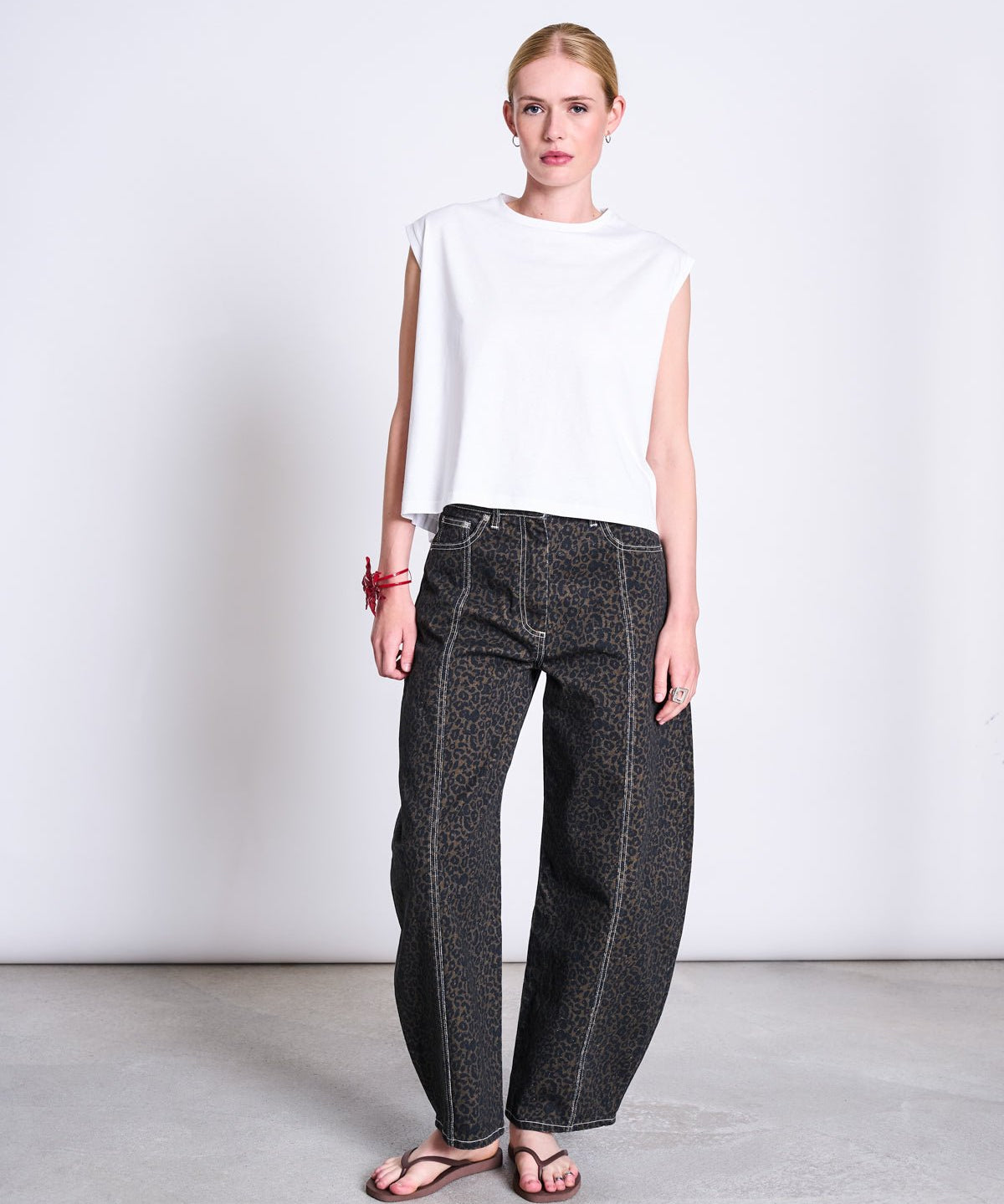 JAN 'N JUNE - FAYA Barrel Jeans • Dark Leo Print - ROSA ECK