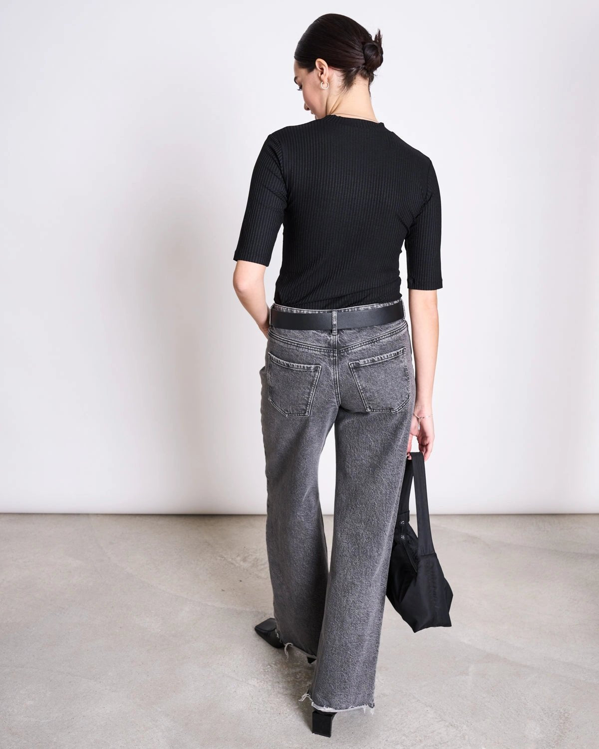 JAN 'N JUNE - NINA Ripp-T-Shirt aus Lyocell • Black - ROSA ECK
