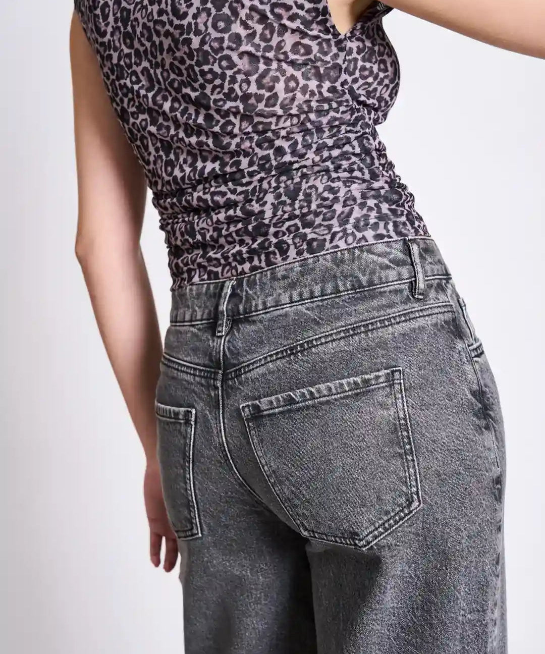 JAN ‘N JUNE - RUFFLE TOP LAGUNA LEO PRINT - Top - ROSA ECK Concept Store