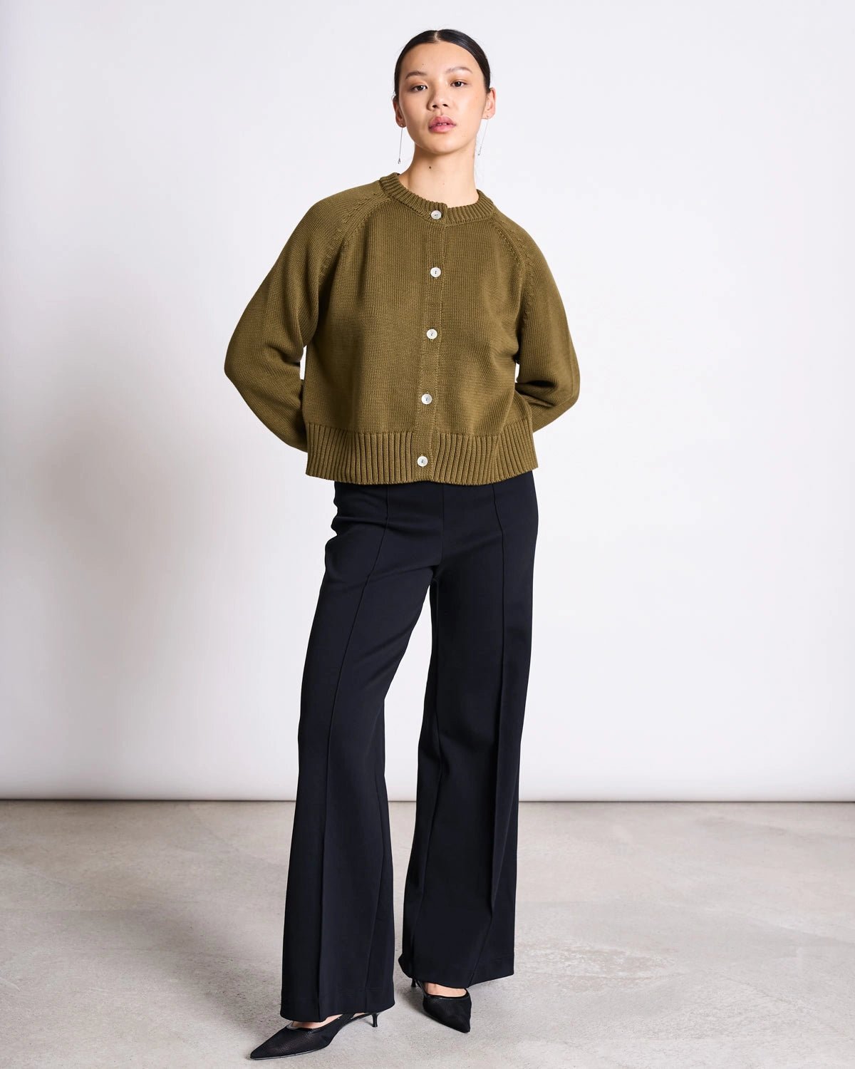 JAN 'N JUNE - SIVIA Strickjacke • Woody Olive - ROSA ECK
