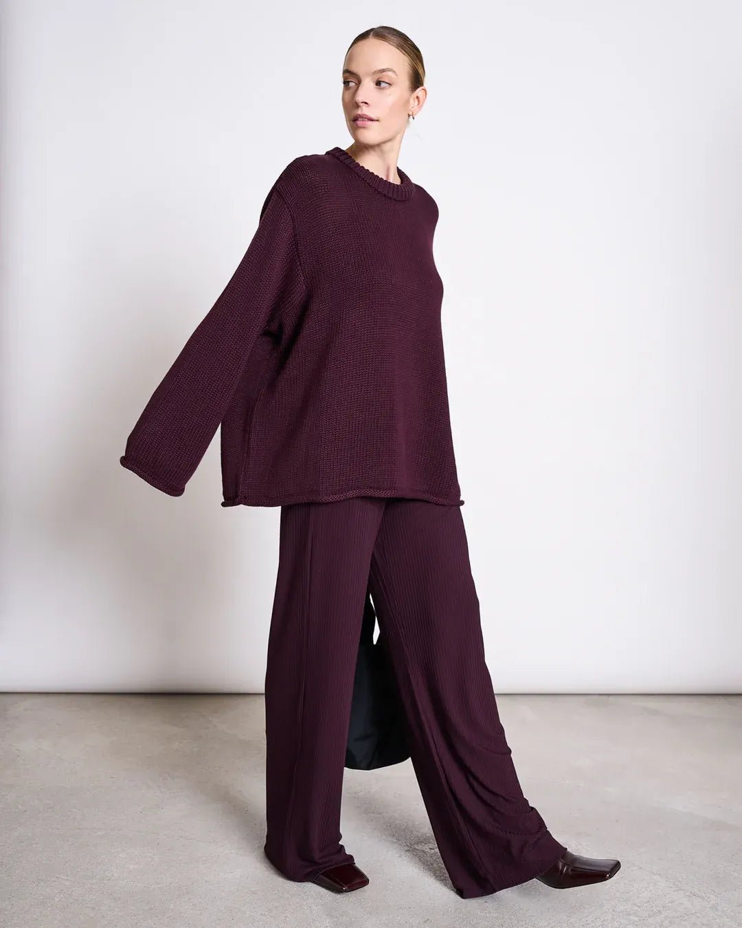 JAN ‘N JUNE - SMILLA Ripp - Hose aus Lyocell • Cherry Lacquer - ROSA ECK Concept Store