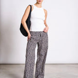 JAN ‘N JUNE - SOBY Baumwollhose • Leo Print - ROSA ECK Concept Store
