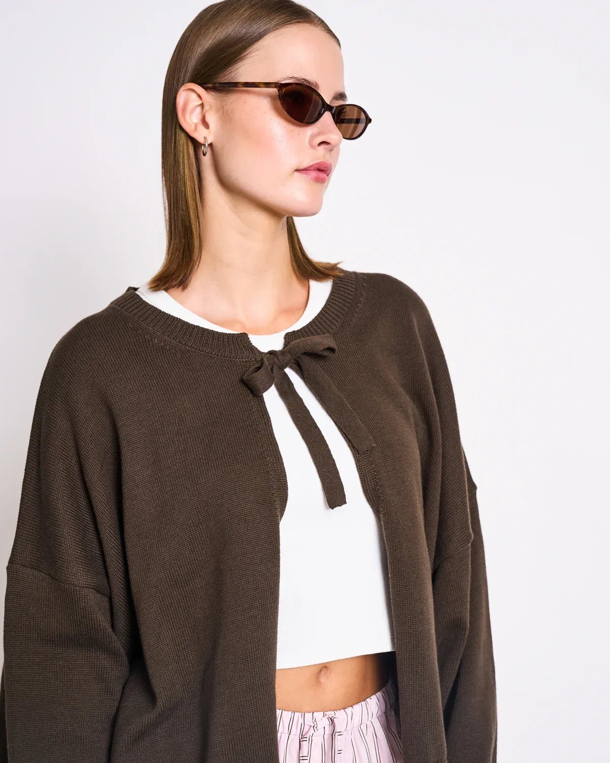 JAN ’N JUNE - ZEA Strickjacke • Mud - ROSA ECK