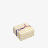 Kado Design - Geschenkpapier - Rolle • Buttergelb kariert - ROSA ECK