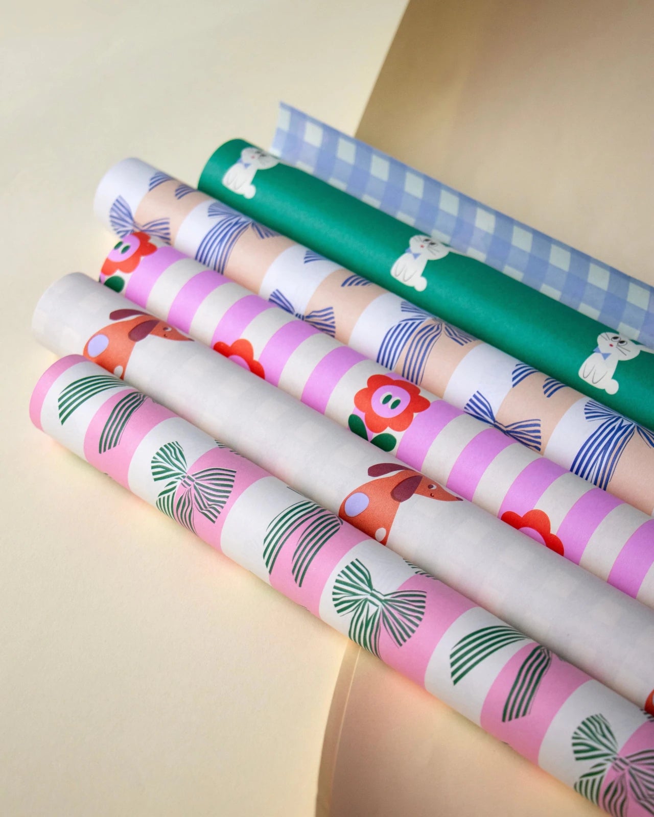 Kado Design - Geschenkpapier-Rolle • Grün Schleifen/Streifen - ROSA ECK