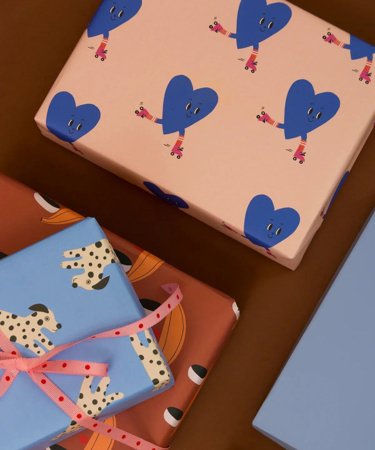 Kado Design - Geschenkpapier - Rolle • Herzen (Marii Sore) - ROSA ECK