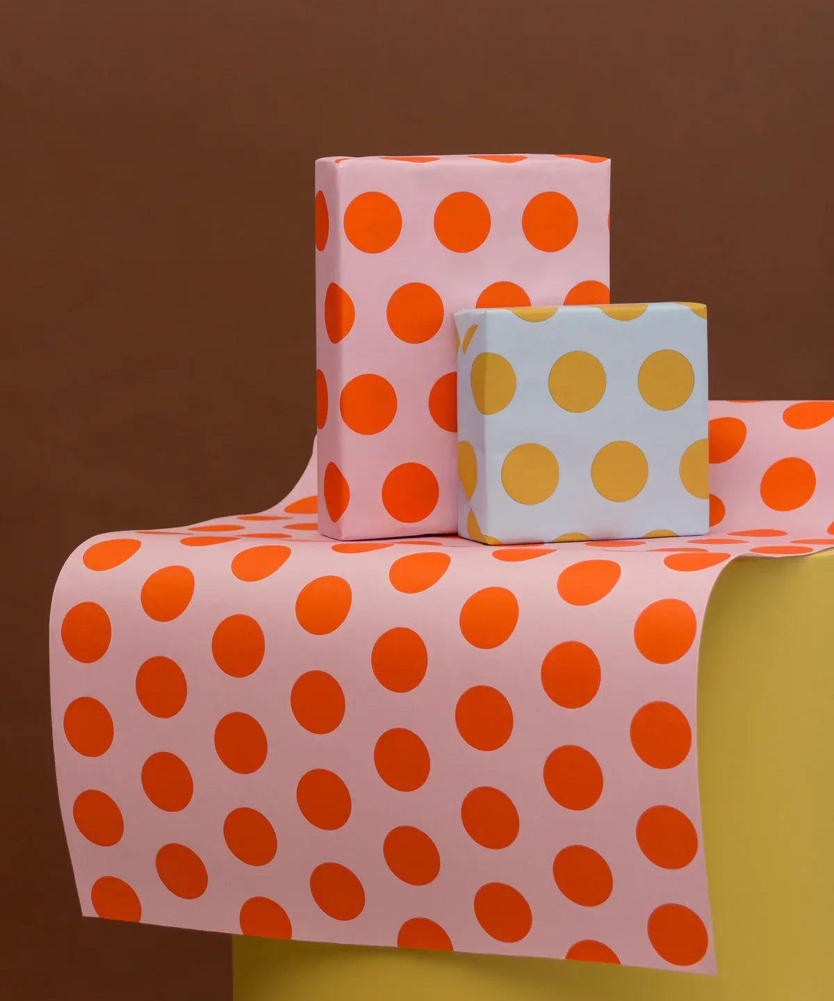 Kado Design - Geschenkpapier - Rolle • Pink/Orange gepunktet - ROSA ECK