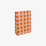 Kado Design - Geschenktüte mit Boden • Kariert Gelb/Orange/Rosa - ROSA ECK