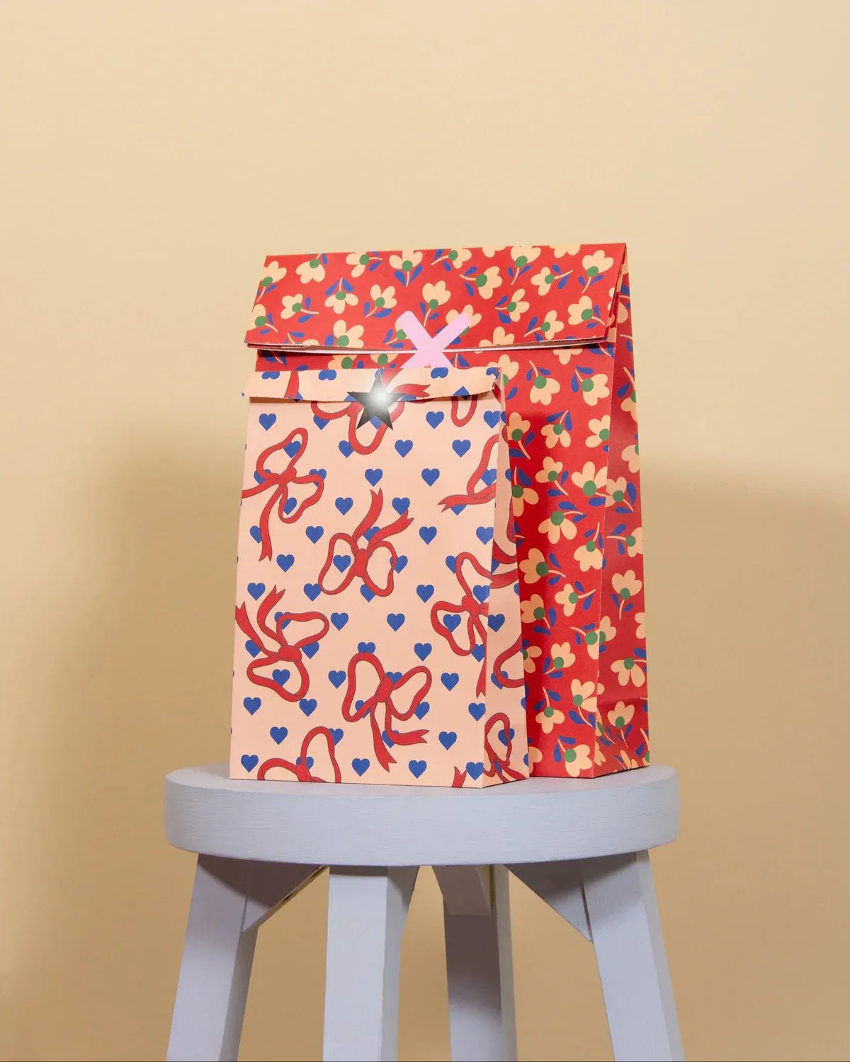 Kado Design - Geschenktüte mit Boden • Schleifen/Herz - Geschenkverpackung - ROSA ECK