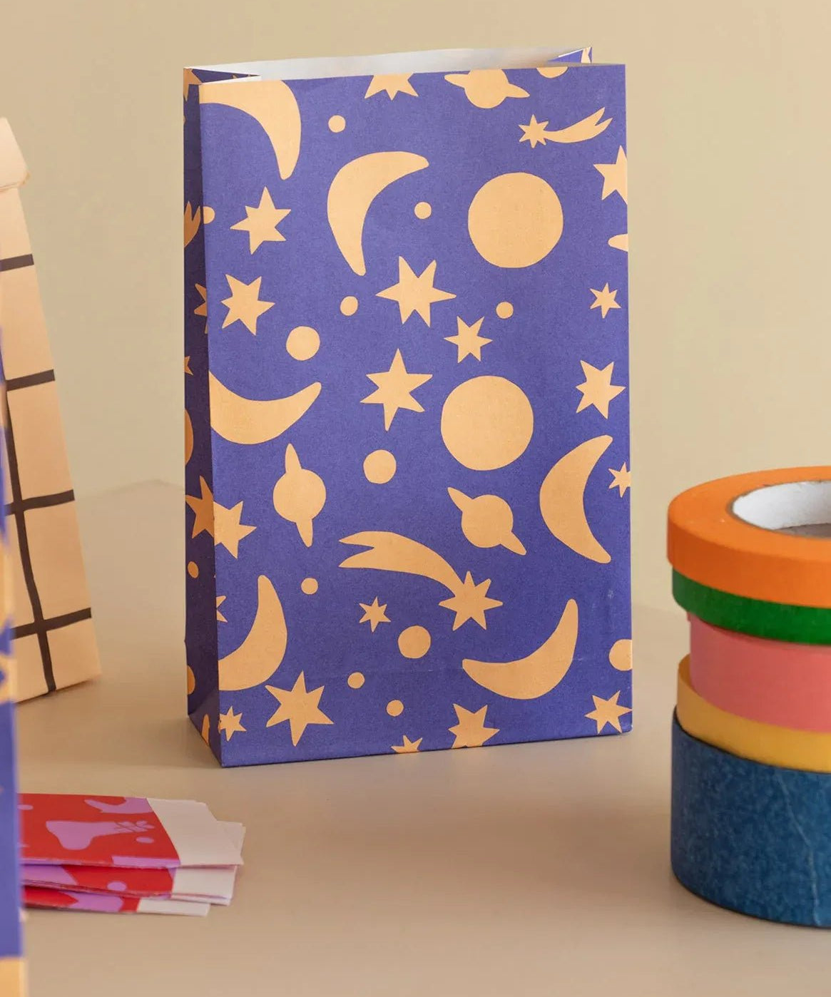 Kado Design - Geschenktüte mit Boden • Sonne, Mond & Sterne - Geschenkverpackung - ROSA ECK