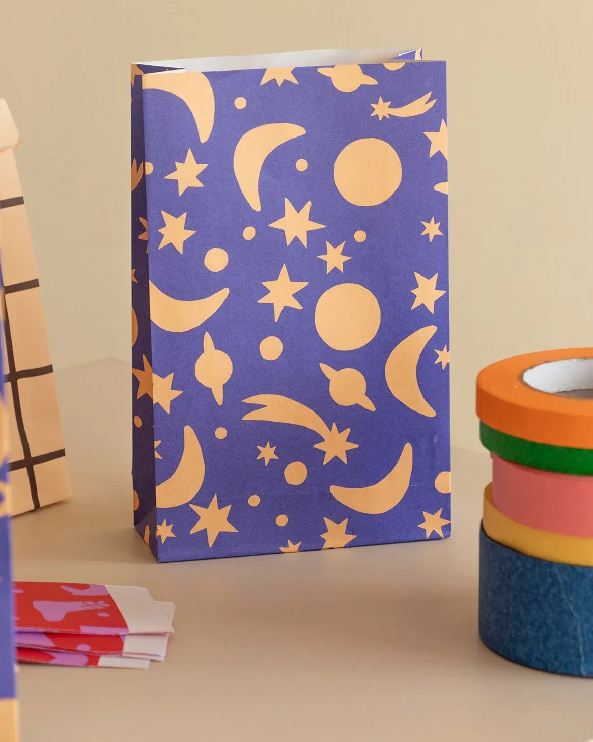 Kado Design - Geschenktüte mit Boden • Sonne, Mond & Sterne - Geschenkverpackung - ROSA ECK