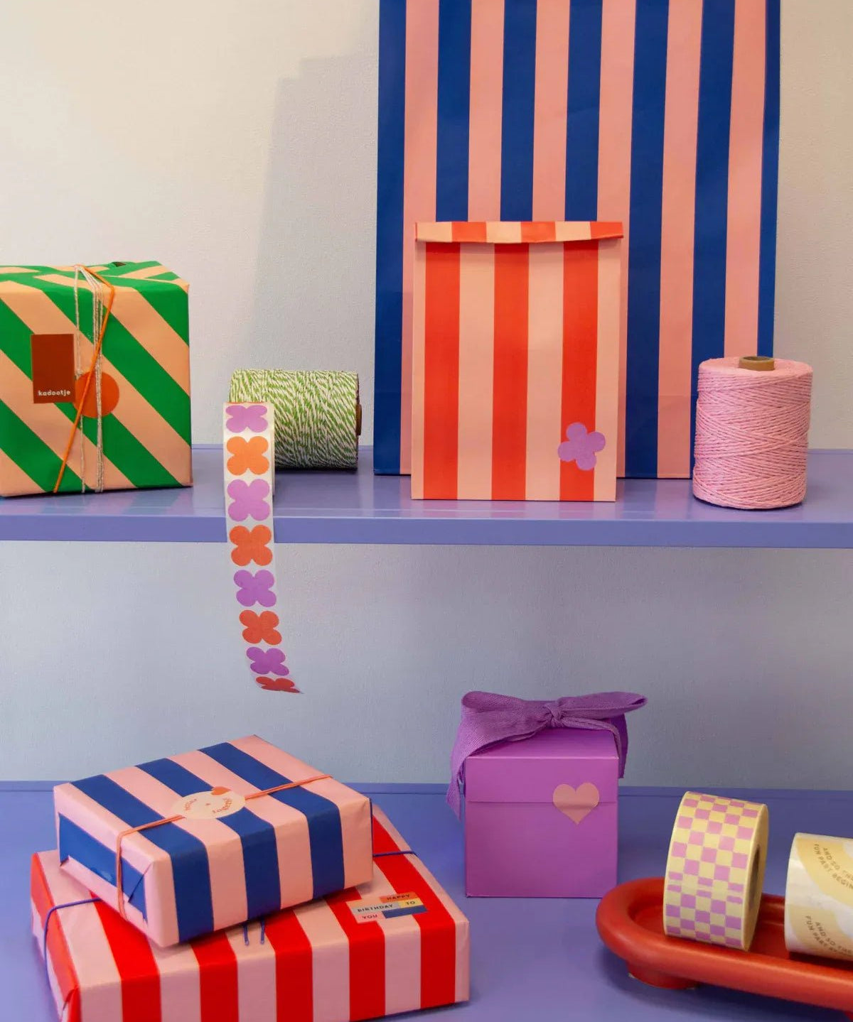 Kado Design - Geschenktüte mit Boden • Streifen Rot/Rosa - Geschenkverpackung - ROSA ECK